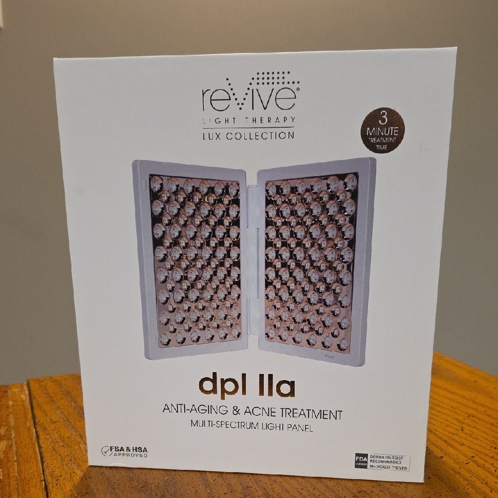 NWT Revive Light Therapy Lux Collection